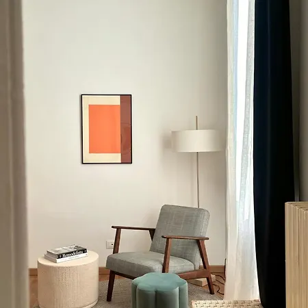 Domusmi Donatello Apartment